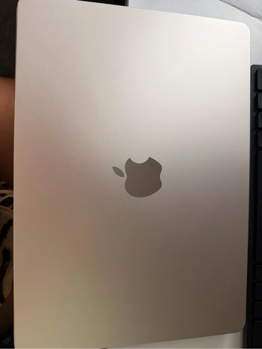 Apple MacBook Air M2 13.6” (2022) – Starlight – 256GB